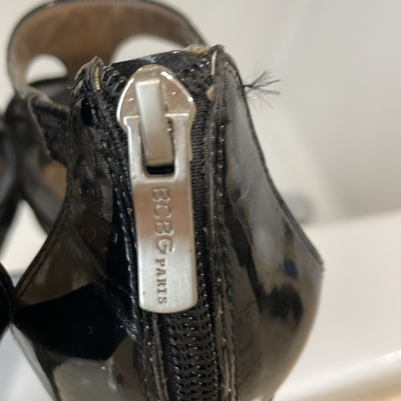 BCBG black patent leather and mesh heels - Picture 4 of 7